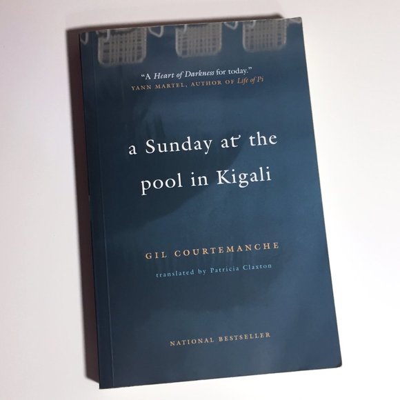 🍒5/$20🍒 Set of 3 Novels - Picture 4 of 4